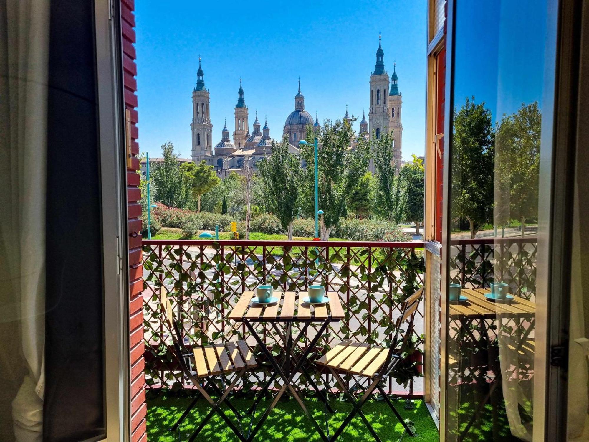 Front Views To El Pilar Comotucasa ซาราโกซา ภายนอก รูปภาพ